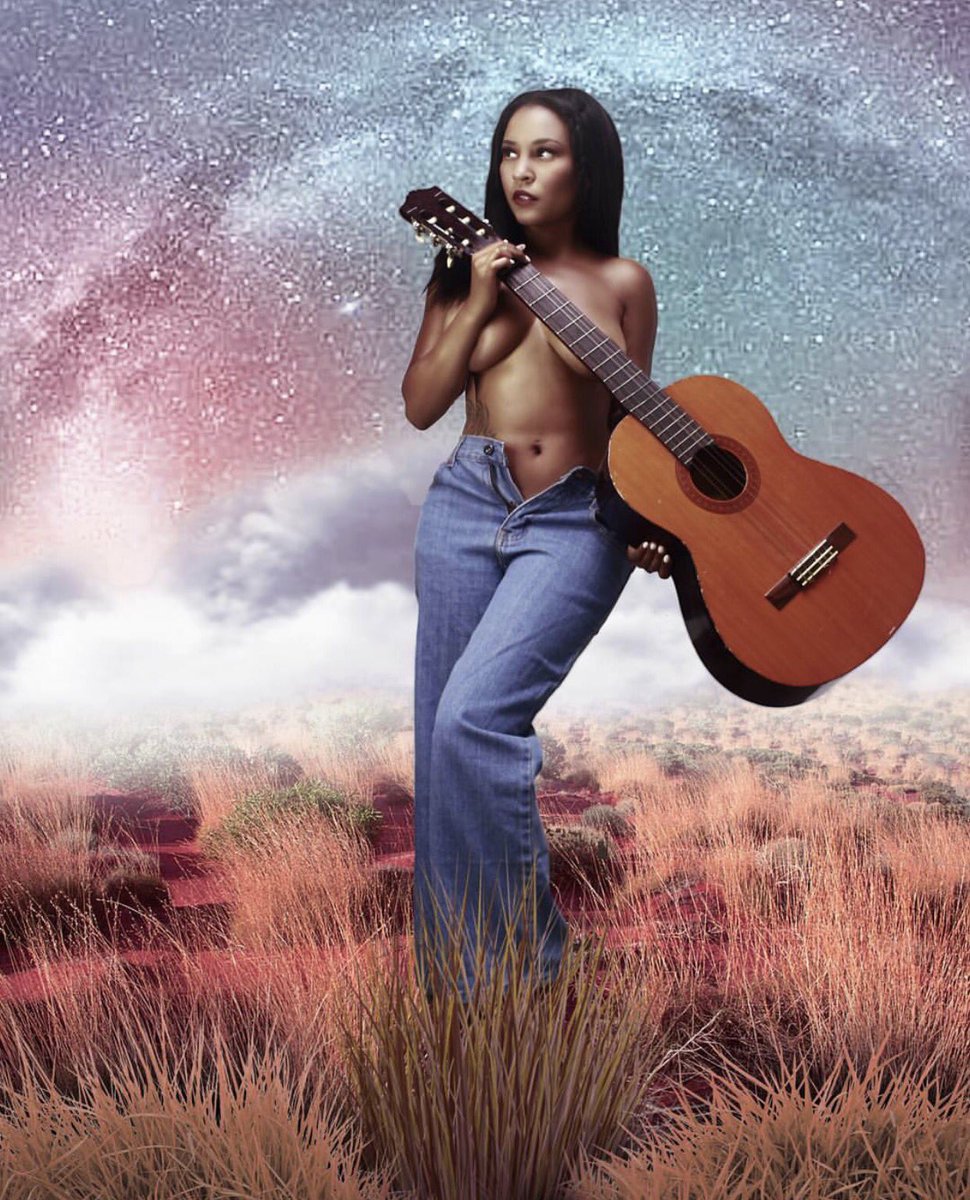 TimeWithTrish's tweet photo. No musician but I can play you a song ππΆ shot by Flocko MUA Sokhna π #TimeWithTrish #LiifeIsCrazy #iAmMePatriciaNeves https://t.co/Os19EeDOZg