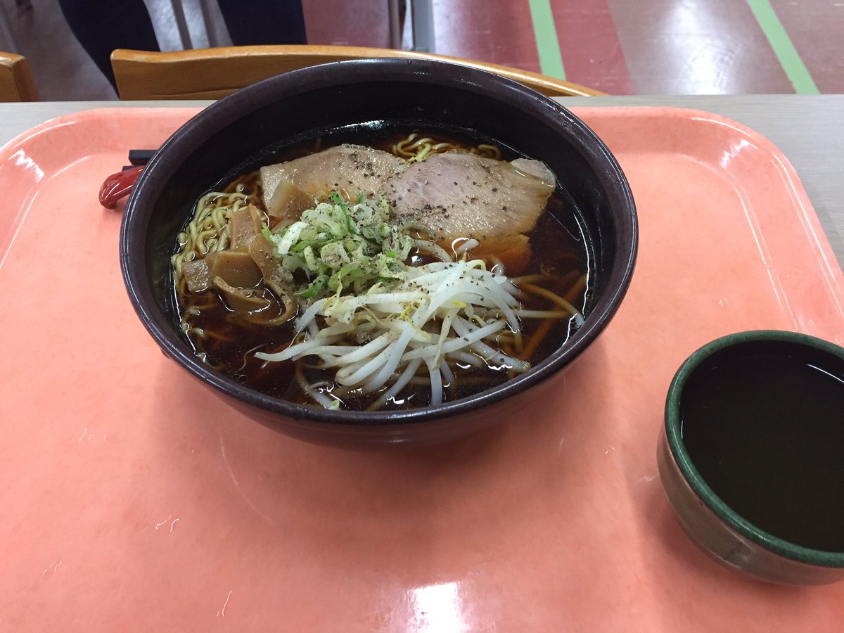上智大学トイレ 学食研究会 中央大学 後楽園キャンパス 富山ブラックラーメン 週替わり 440円 スープが黒い それ以外の違いがよくわからない 上智大学9号館カフェテリアに存在した西山ラーメン 500円 を思い出す