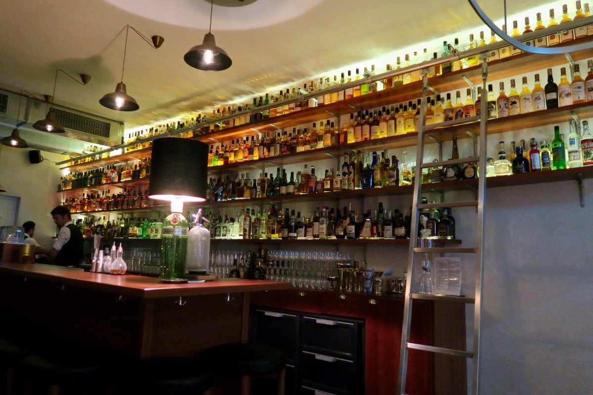CarstenFFM's tweet photo. Neuentdeckung #Embury #Bar in #Frankfurt: Klassische NY Bar mit super Auswahl von Single Malt #Whisky. https://t.co/F5jCyIo0k6