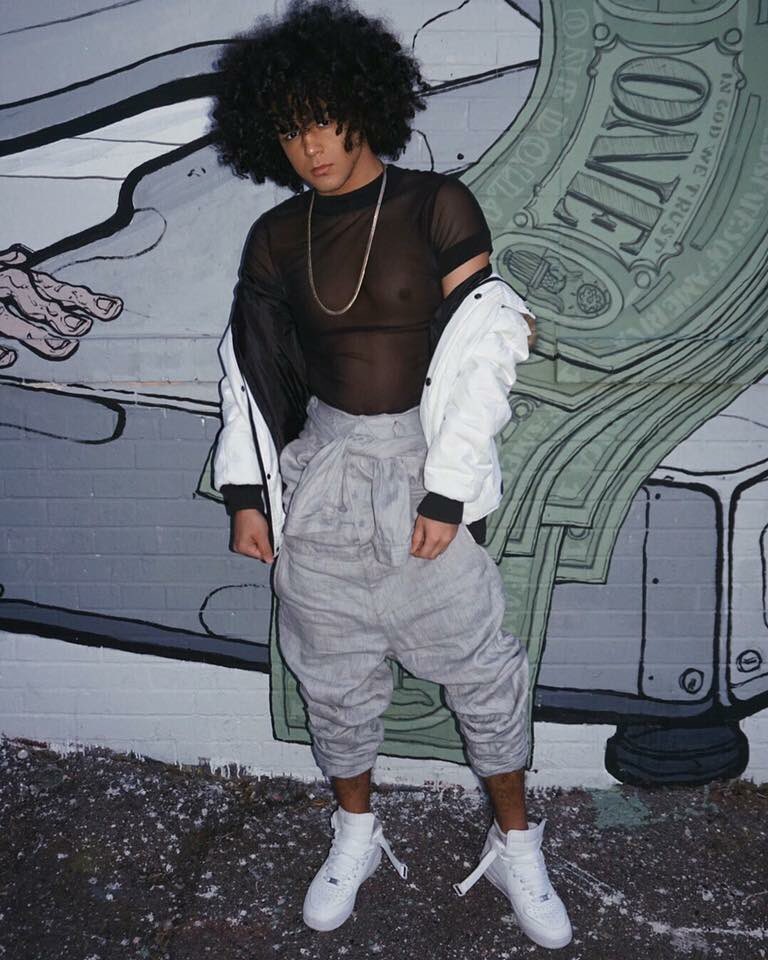Jaylindoo's tweet photo. @FENTYXPUMA @FENTYXPUMA Just noticed you guys asked for looks , how you want it ? Masculine or Feminine ? 😊 https://t.co/mbqlfTNQ7l