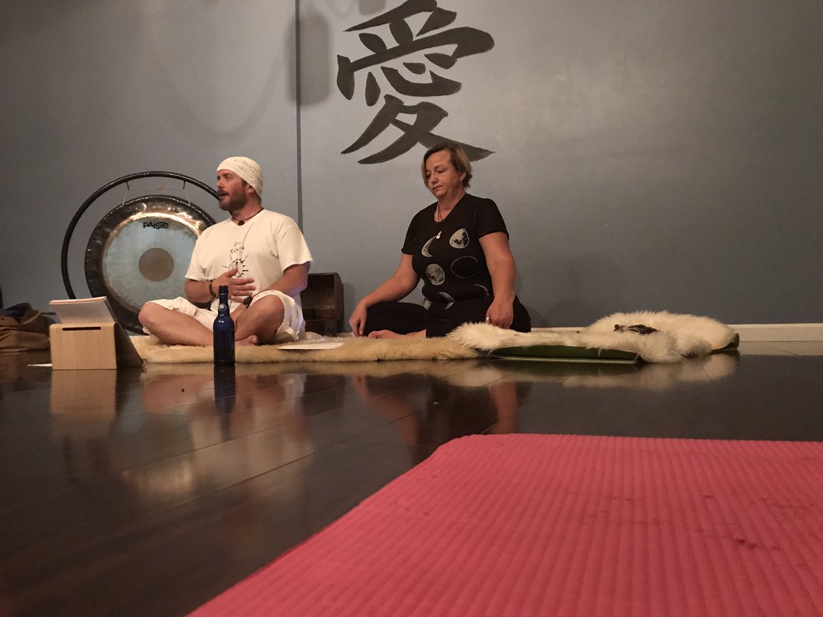 ENAOC1's tweet photo. Has a very restorative relaxing time at the OCENA yoga event to celebrate Emergency Nurses Week! 🚨💜💜💜 #ENweek #ENApride https://t.co/axSaD3Frvo