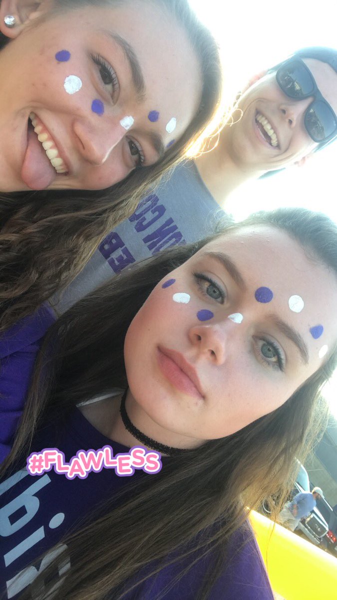 emmie_sneed's tweet image. H16BD TO MY BFF!!! THX 4 ALWAYS BEING THERE FOR ME &amp;amp; WATCHING FOOTBALL W ME. ILYSM BECKY!! HBD!! #plsdontdrive #16 #greenstopsign #bff 💜🎉👯