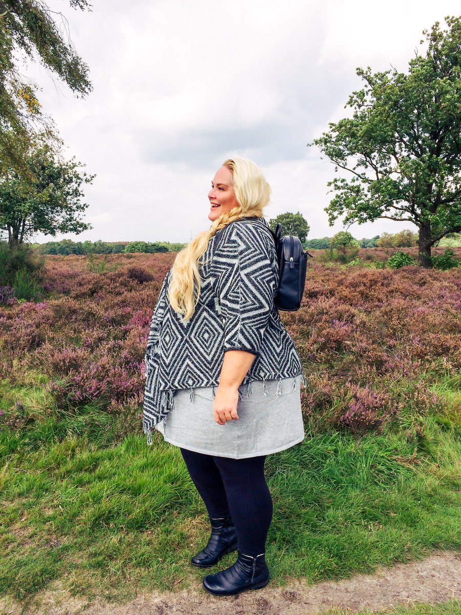 A new blogpost to read about this lovely outfit. #plussize #ootd #ootdplud #nieuws goo.gl/sx3wrG