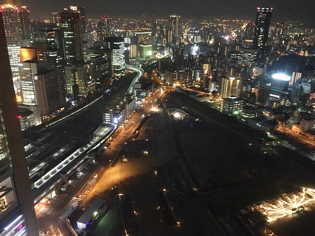 osharanger1's tweet photo. こちらが10/28(土)開催の「MASK THE NIGHT」会場からの夜景。想像以上の高所です！仮面を着けて大阪梅田の街を見下ろそう！現在、RTしていただくことで抽選で2名様を無料招待中！応募期限は10/20(金)まで！https://t.co/yqBHFijkW3 https://t.co/Ye2wOR3xqP
