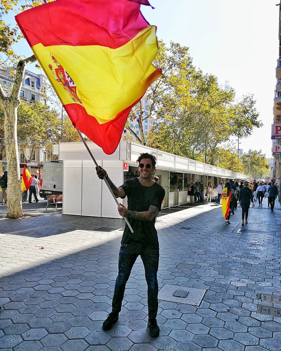 josefajram's tweet photo. Buenos días y Feliz 12 de octubre! Más unidos que nunca, viva España! ❤️ https://t.co/2523SFBOqb