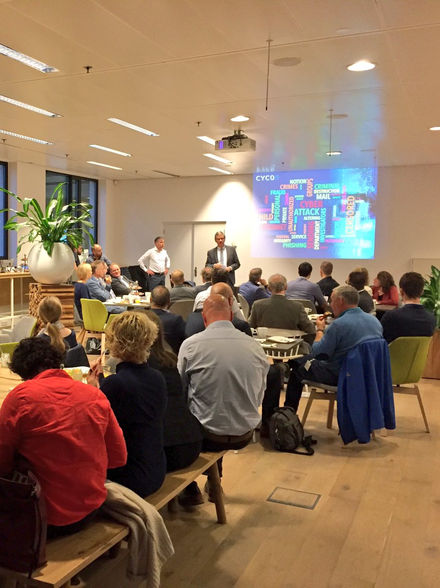 Veel Veenendaalse ondernemers zijn vroeg uit de veren om te horen wat te doen tegen #Cybercrime. Opening <a href="/marco_verloop/">Marco Verloop</a>