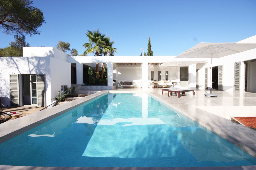 ديكور اليوم ! on Twitter "نموذج منزل من طابق واحد مع مسبح خارجي يقع