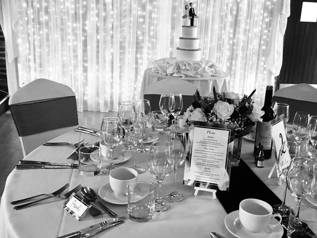 FortyHallBanq's tweet photo. On your wedding day, you don’t want to think about setting up tables- leave that to us... 🥂 https://t.co/FwUWrDm89G