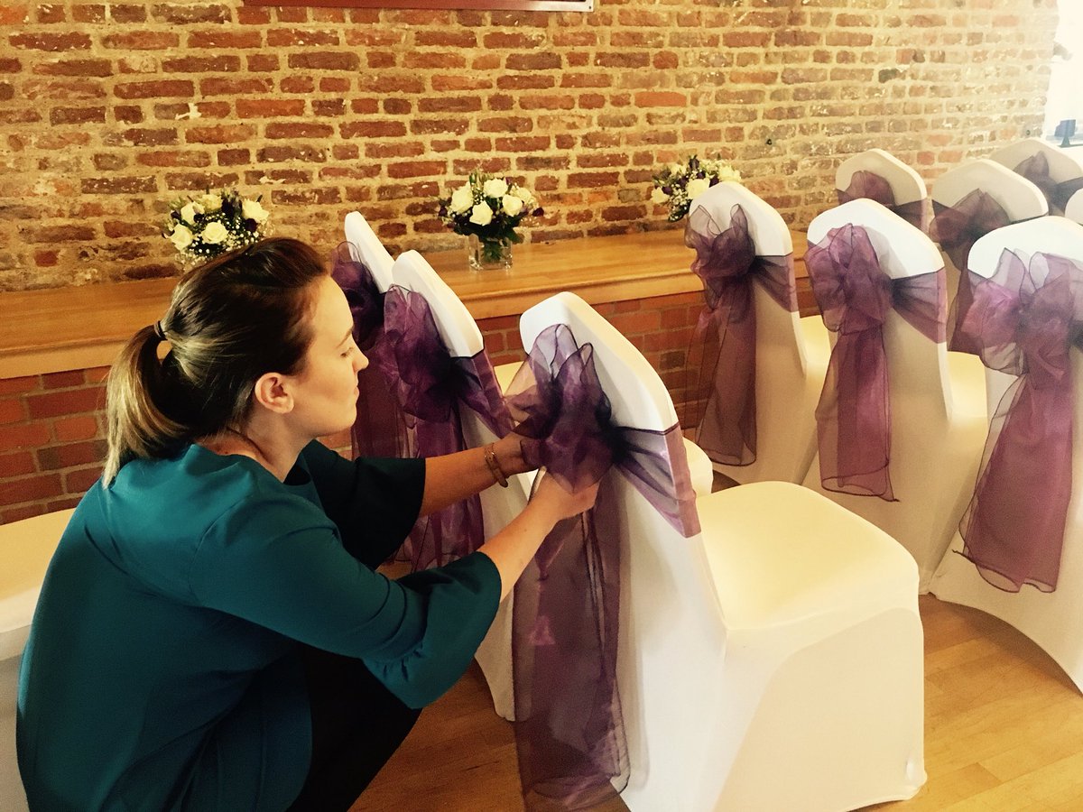 FortyHallBanq's tweet photo. On your wedding day, you don’t want to think about setting up tables- leave that to us... 🥂 https://t.co/FwUWrDm89G