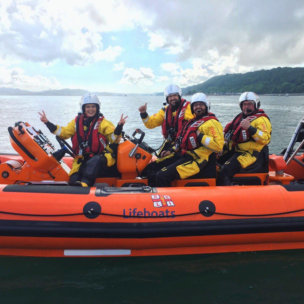 #BluePeter presenter <a href="/Linds_bluepeter/">Lindsey Russell</a> donned the yellows and headed out with <a href="/BeaumarisRNLI/">Beaumaris RNLI Lifeboat</a> volunteers. Tune in at 5:30pm on <a href="/CBBC/">CBBC</a> today.