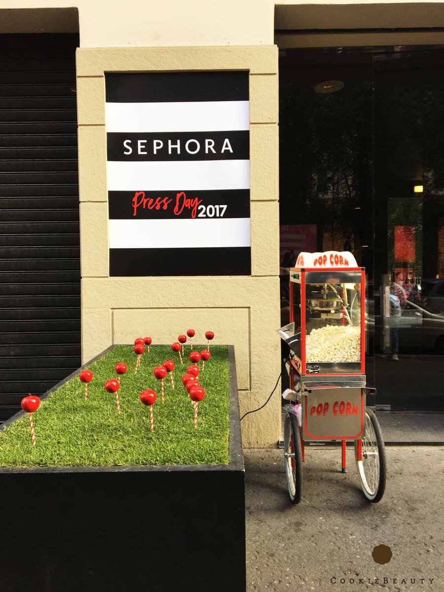 cb_bblog's tweet image. Press Day Sephora: le novità in arrivo per Natale! 🎄 cookiebeauty.blog/2017/10/12/tut…