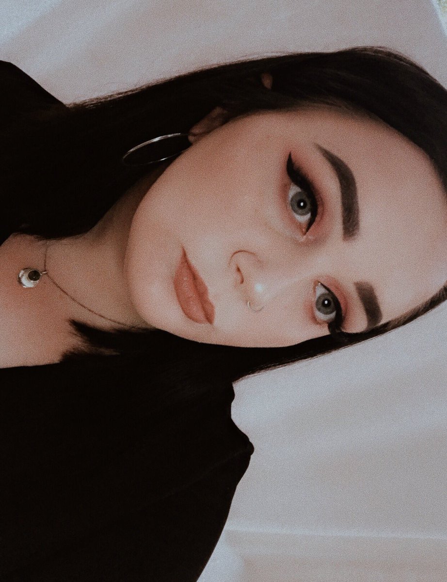 wonrcses's tweet image. ~ we wear all black and look good doing so ~

#monbebeselcaday