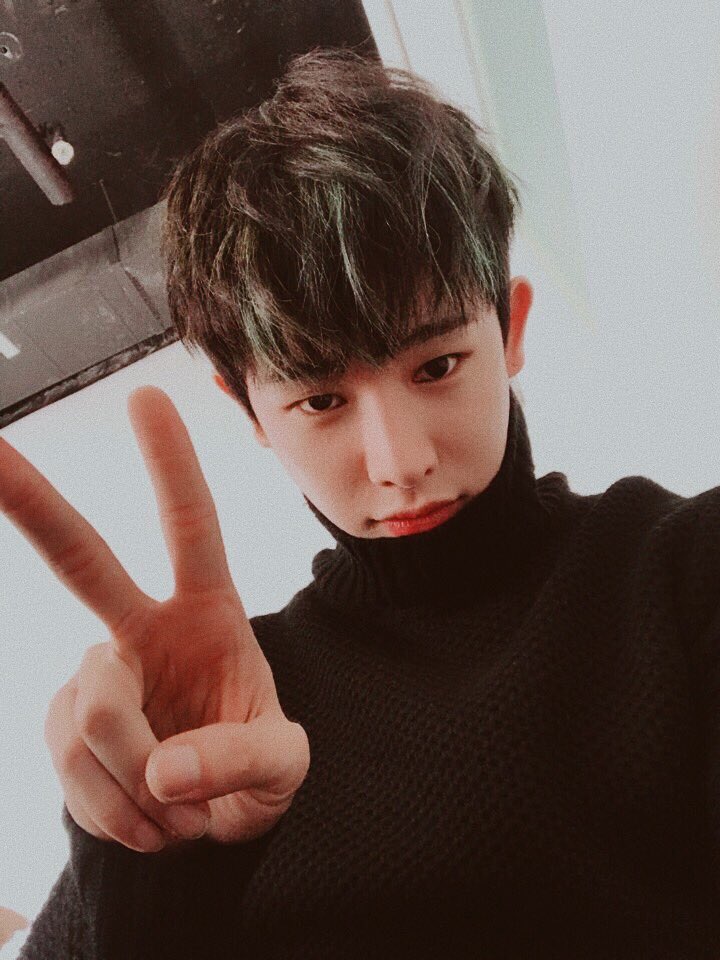 wonrcses's tweet image. ~ we wear all black and look good doing so ~

#monbebeselcaday