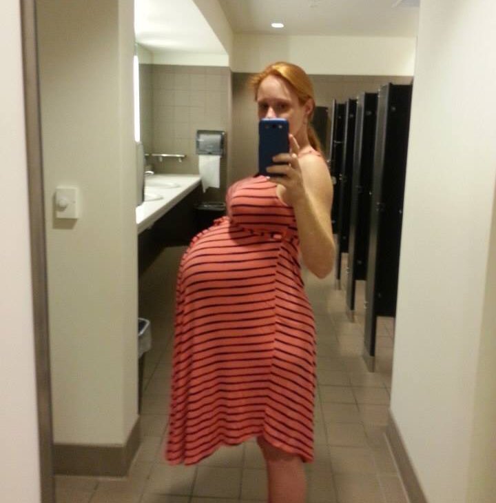 TwinningBlog's tweet photo. Twinn pregnancy - a week by week photo journal https://t.co/4wbcnR6far #twins #motherofmultiples #twinpregnancy #verypregnant https://t.co/cimXo5cVXW
