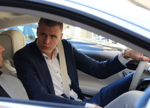 "Cruisin down the street at 170'' - Esey E ;)
"So if you do the speed limit, get the fck outta my way" - Ludacris <a href="/kporzee/">Kristaps Porzingis</a> #passinghaters