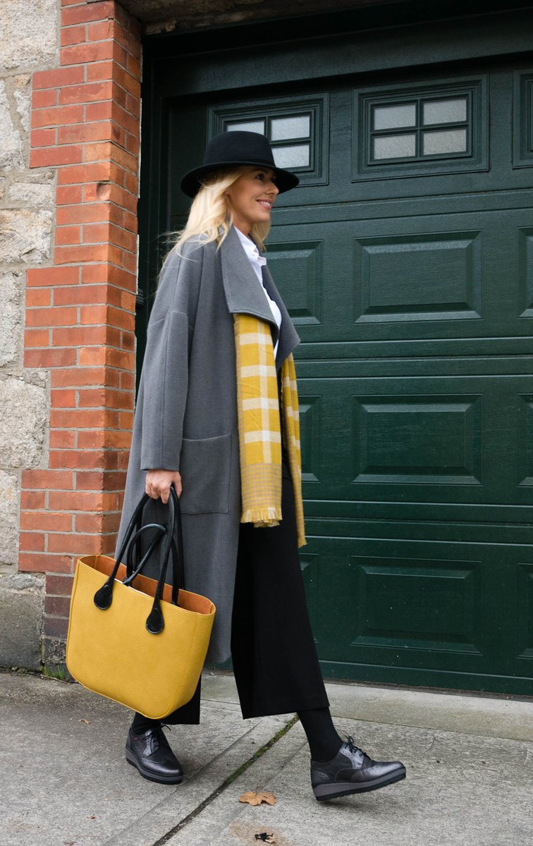 Gorgeous <a href="/Ursula_AR/">Ursula Kelly</a> modelling #Peruzzi trench coat, shirt &amp; crop trousers!! #choicestyle #Accessories #AW17 #StreetStyle #fashionblogger