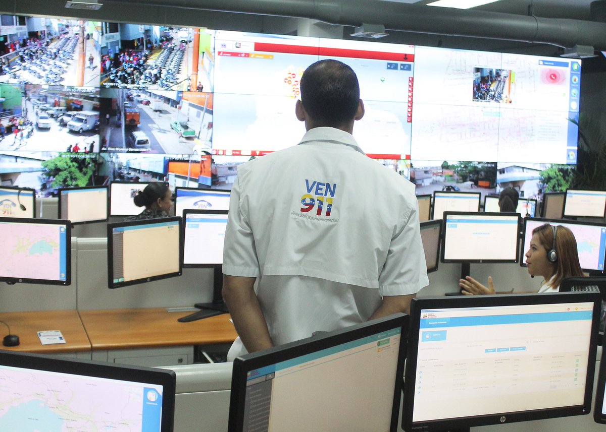 CaraboboGB's tweet photo. #FelizJueves Gobierno Bolivariano inauguró sede del VEN-911 en Carabobo https://t.co/e4yXRlOfI9 https://t.co/qt8wgjFSP9