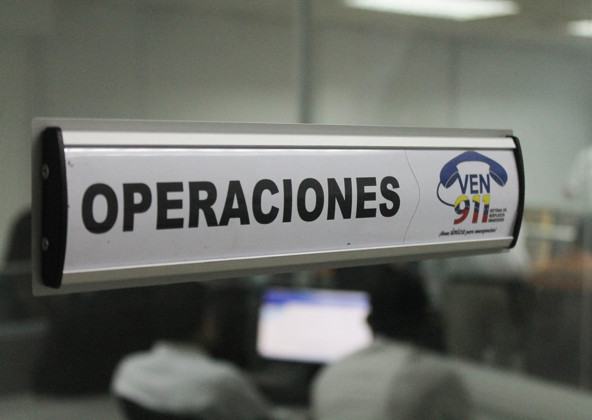 CaraboboGB's tweet photo. #FelizJueves Gobierno Bolivariano inauguró sede del VEN-911 en Carabobo https://t.co/e4yXRlOfI9 https://t.co/qt8wgjFSP9
