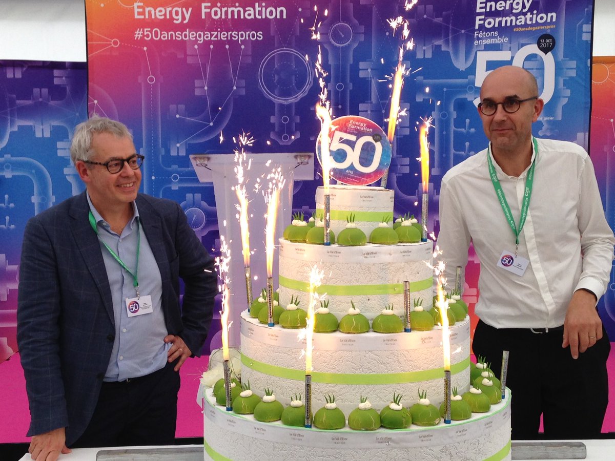 EnergyFormation's tweet photo. On souffle la 50ème bougie pour Energy Formation 🎂#50ansdegazierpros @WLGaz @pbonnetelubes @guilhemarmanet https://t.co/5ZlhqUyquU