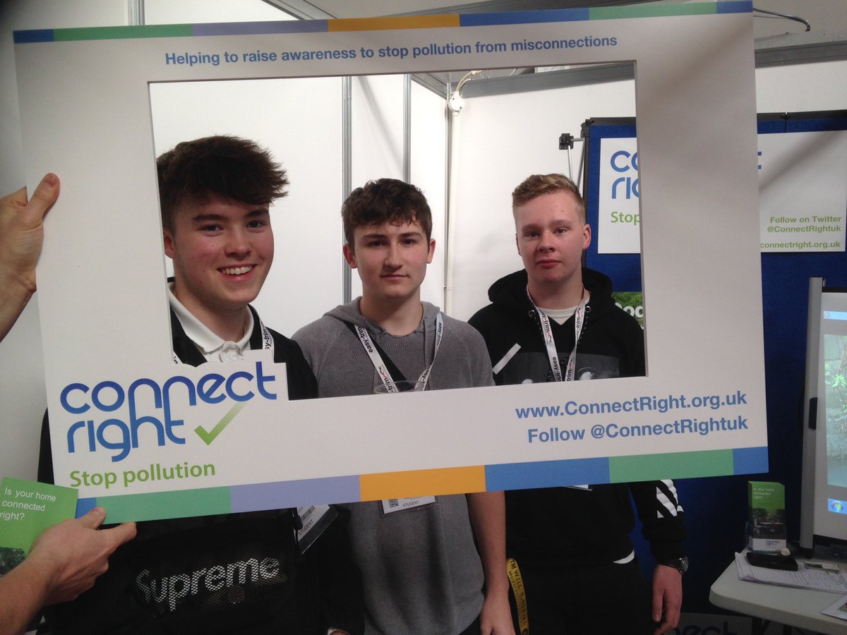 ConnectRightUK's tweet photo. Great to catch up with some future plumbers from @YeovilCollege at the @BuildShow #BuildShow2017 #UKCW2017 https://t.co/N7ABuvXjnU