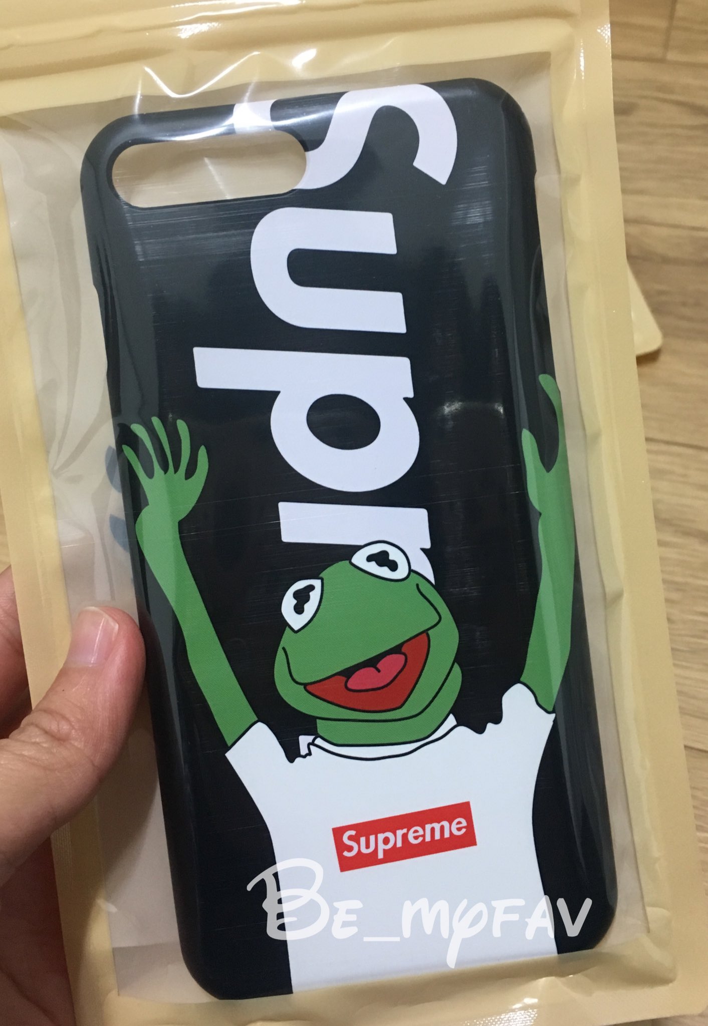 Supreme kermit clearance case