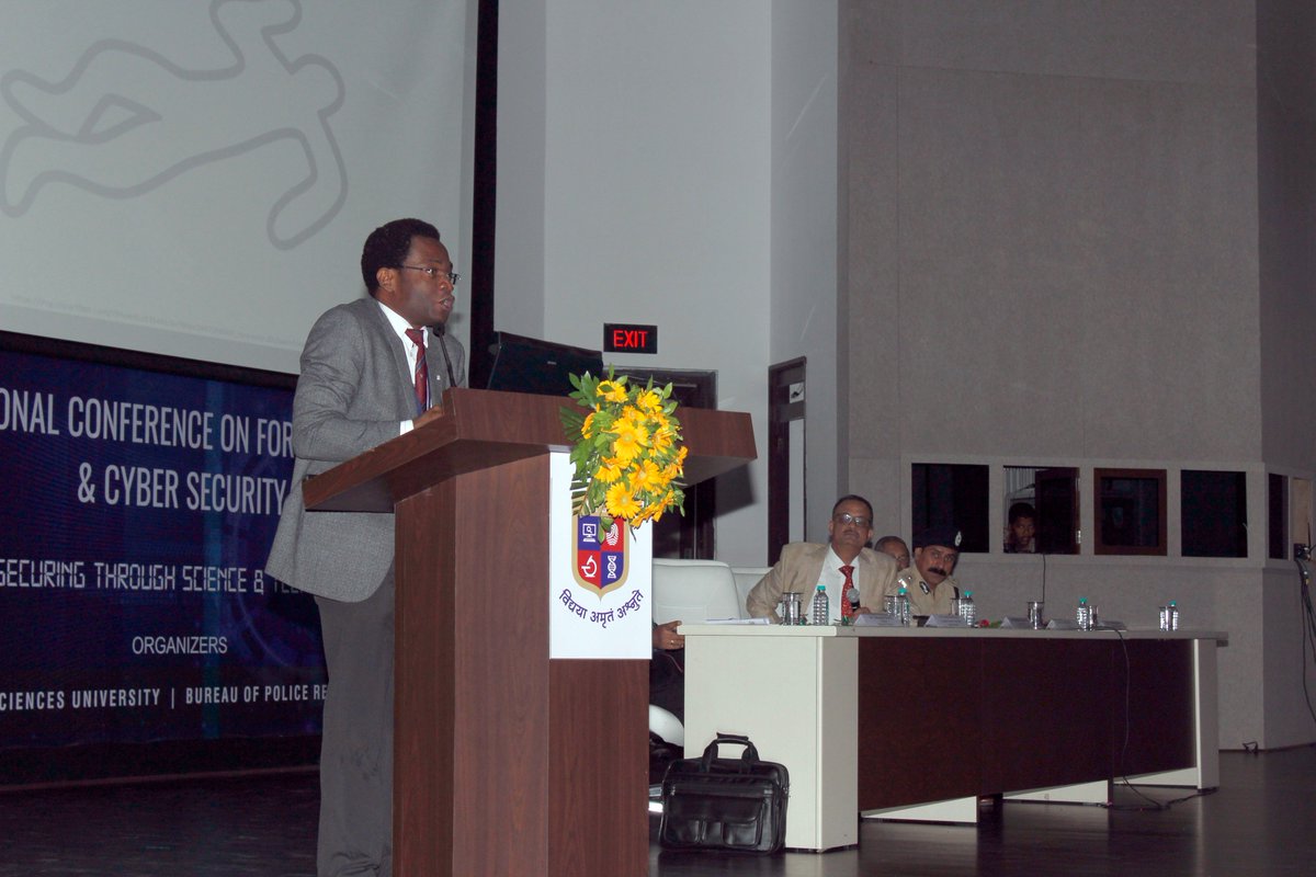 ICRC_nd's tweet photo. @CMOGuj @HMofficeGujarat @GujaratForensic @BPRDIndia #ICRC regional forensic coordinator Uwom Eze highlighted the importance of #humanitarian forensics at #INFORSECON 2017 @GujaratForensic https://t.co/sJ4Wo5cls2