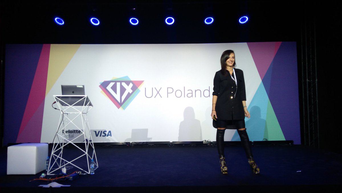 UXD_SWPS's tweet photo. @mobimoni na scenie #uxd #uxdesign #uxpoland #UXPoland2017 #conversationaldesign https://t.co/RMbOe6xwvX