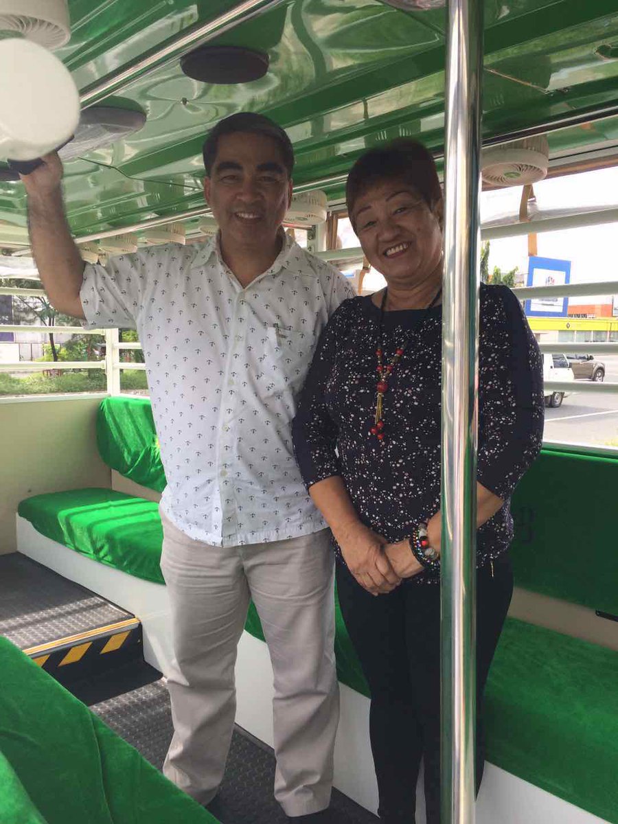 bongvlaurel's tweet photo. with Ka Zeny Maranan, President of #FEJODAP tuloy na #puvmodernization #star8 #solarjeepney @DOTr_PH @LTFRB_Official https://t.co/v77Lj4iJoc