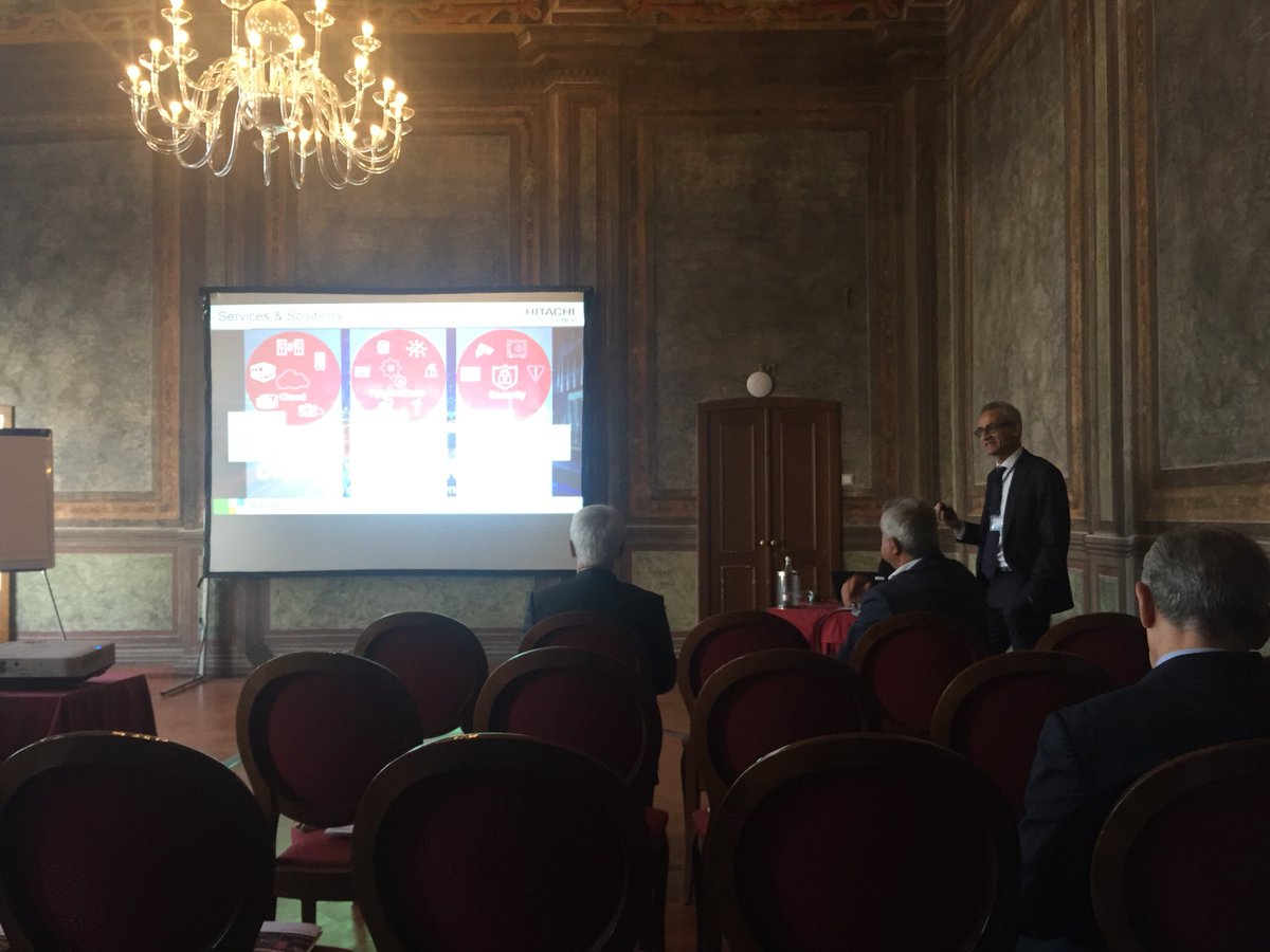 l_diroma's tweet photo. Hitachi condivide con i partner la strategia di #DigitalTransformation https://t.co/7rF0MlAIDg