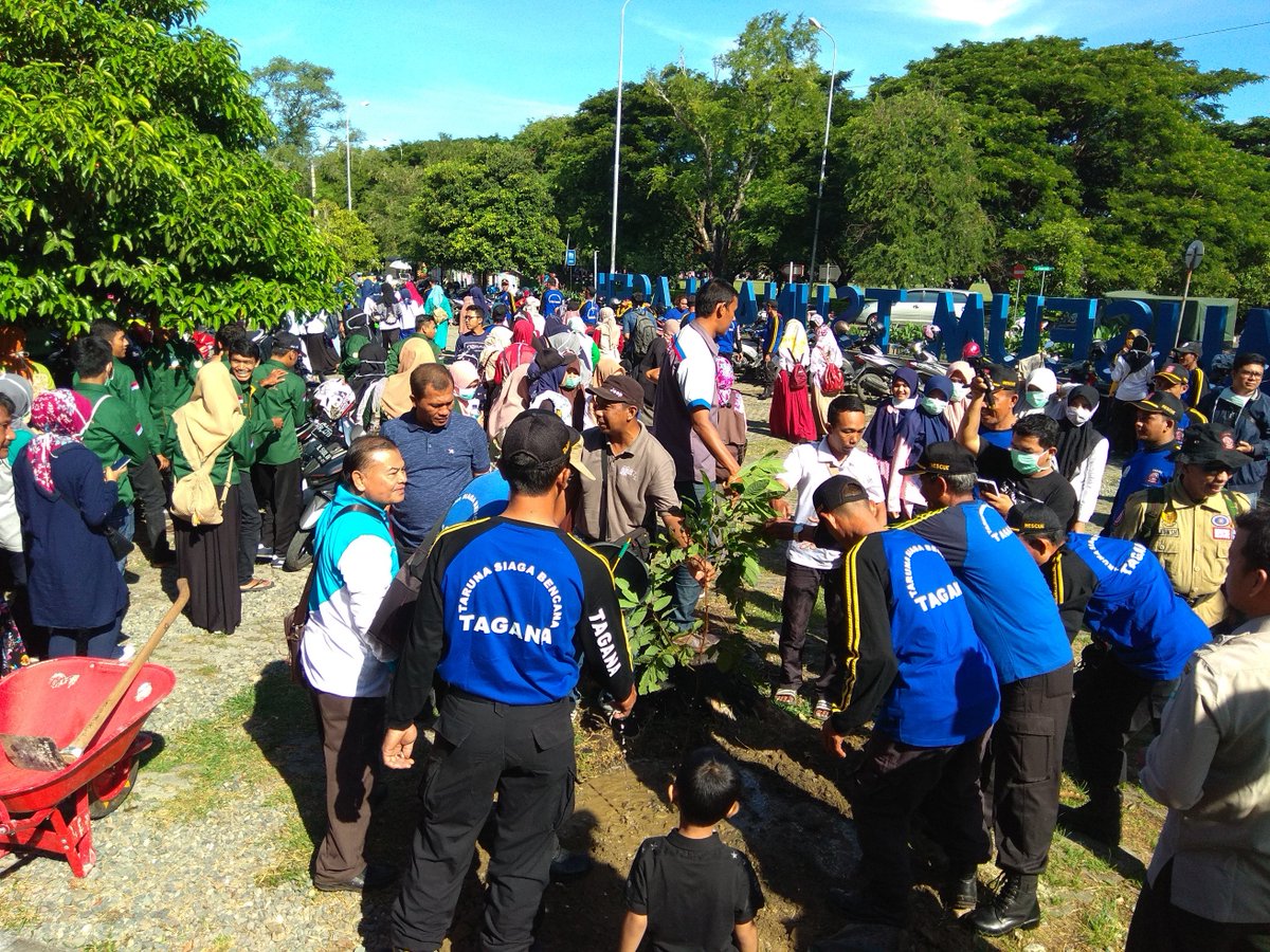 LetsDoItID1's tweet photo. Indonesia Clean Up Day-Banda Aceh

#aksibersih2jam
#IndonesiaCleanUpDay2017
#RoadtoWorldCleanUpDay
#GerakanPungutSampah https://t.co/73RGW6KD9K