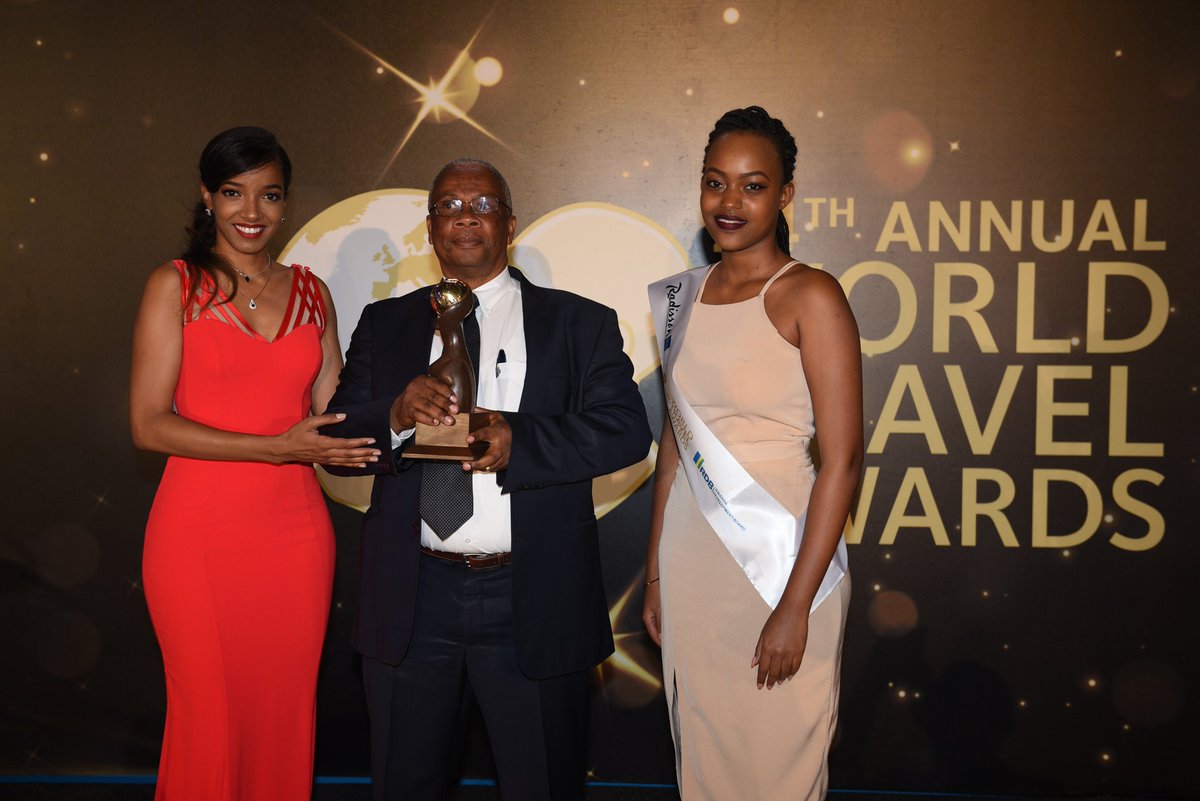 TanzaniaDigest's tweet photo. #RWANDA: Mlima Kilimanjaro umeshinda katika kipengele cha Kivutio Bora Afrika katika tuzo za #WorldTravelAwards zilizofanyika jijini Kigali. https://t.co/yxjssHnTqu