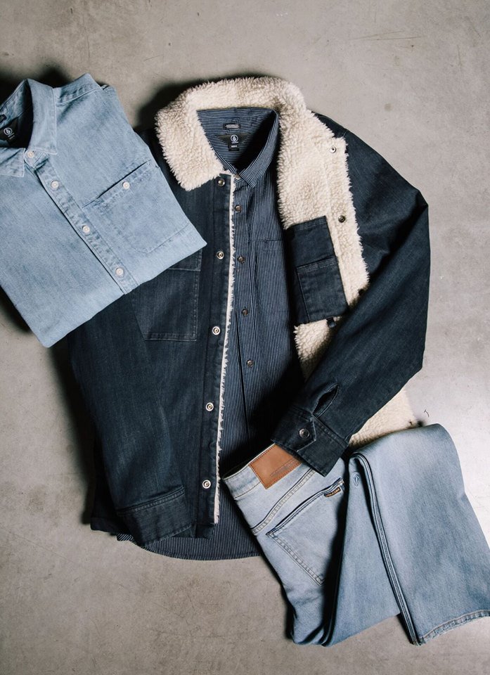 Един от любимите ни силуети тази есен - деним якето Volcom Keaton: 
contrabanda.bg/volcom-keaton-…