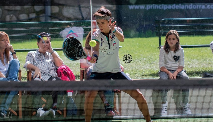 <a href="/asanchezfallada/">Ari Sánchez</a> <a href="/VaneVanealonso/">Vane Alonso : )</a> <a href="/elenitarg96/">Elenita Ramirez!</a> ¡Los cuartos son nuestros #TeamNOX #WPTGranadaOpen💪🏻💪🏻!