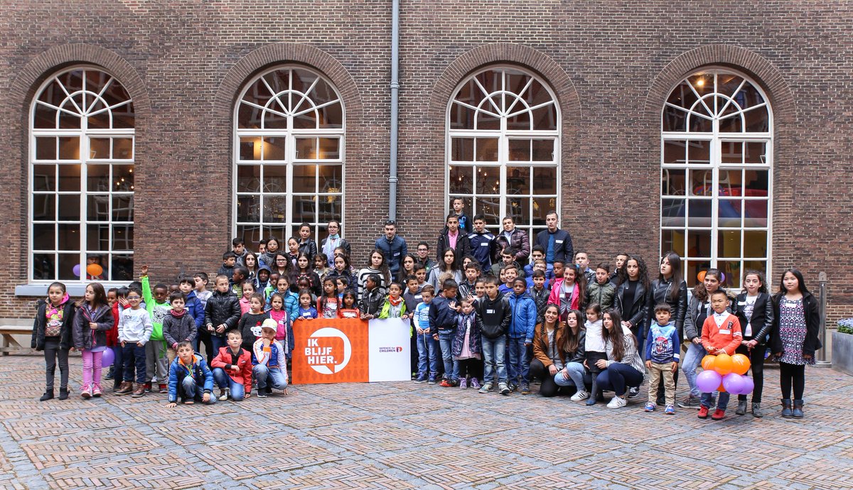 StomphorstE's tweet photo. De politiek wil het #kinderpardon  niet oplossen maar gewortelde kinderen lossen ook niet op! Zij zijn hier!  #ivrk #kinderrechten https://t.co/QhgIWQYgUf