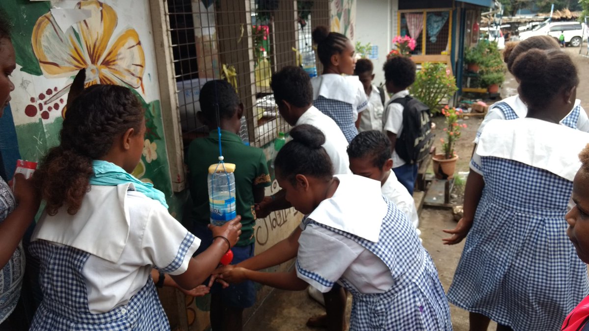 spatap's tweet photo. SpaTapMan Says "Wash Your Hands!"#spatap #GlobalHandwashingDay #high5forhandwashing @lifebuoysoap @fhi360research https://t.co/7Eidg8kFvE