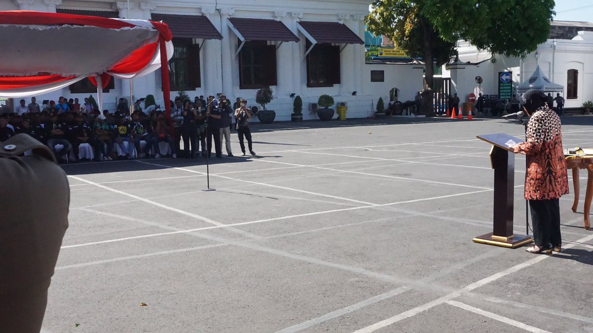 BanggaSurabaya's tweet photo. Pembacaan ikrar damai antara bonek @persebayaupdate dan PSHT berlangsung siang tadi di Polrestabes Surabaya https://t.co/PV15Qt3lxL