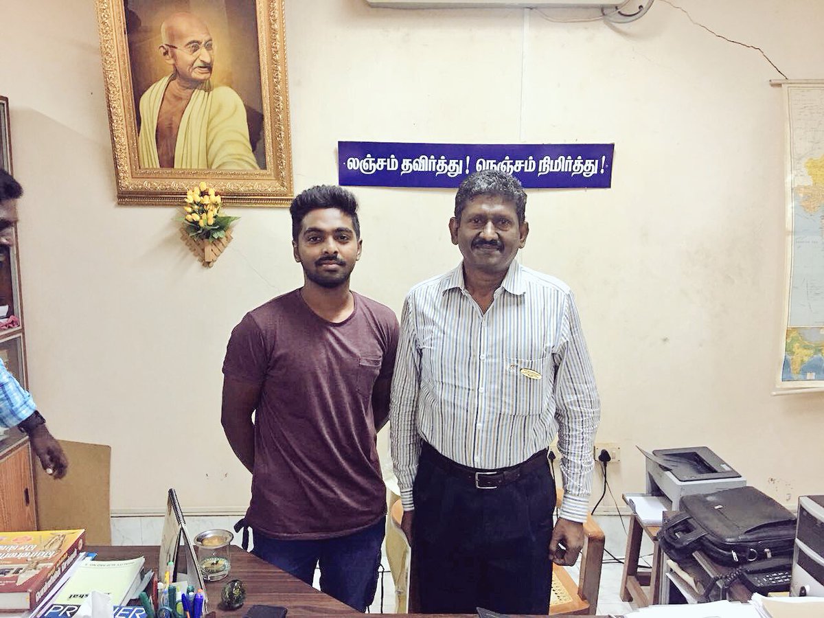gvprakash's tweet photo. லஞ்சம் தவிர்த்து நெஞ்சம் நிமிர்த்திய தமிழரோடு இனிய சந்திப்பு ஹார்வேர்டு தமிழ் இருக்கைக்காக .
ஒன்றாக இணைவதில் பெருமை #ஐயாசகாயம்இஆப https://t.co/TZWCEs1pp7