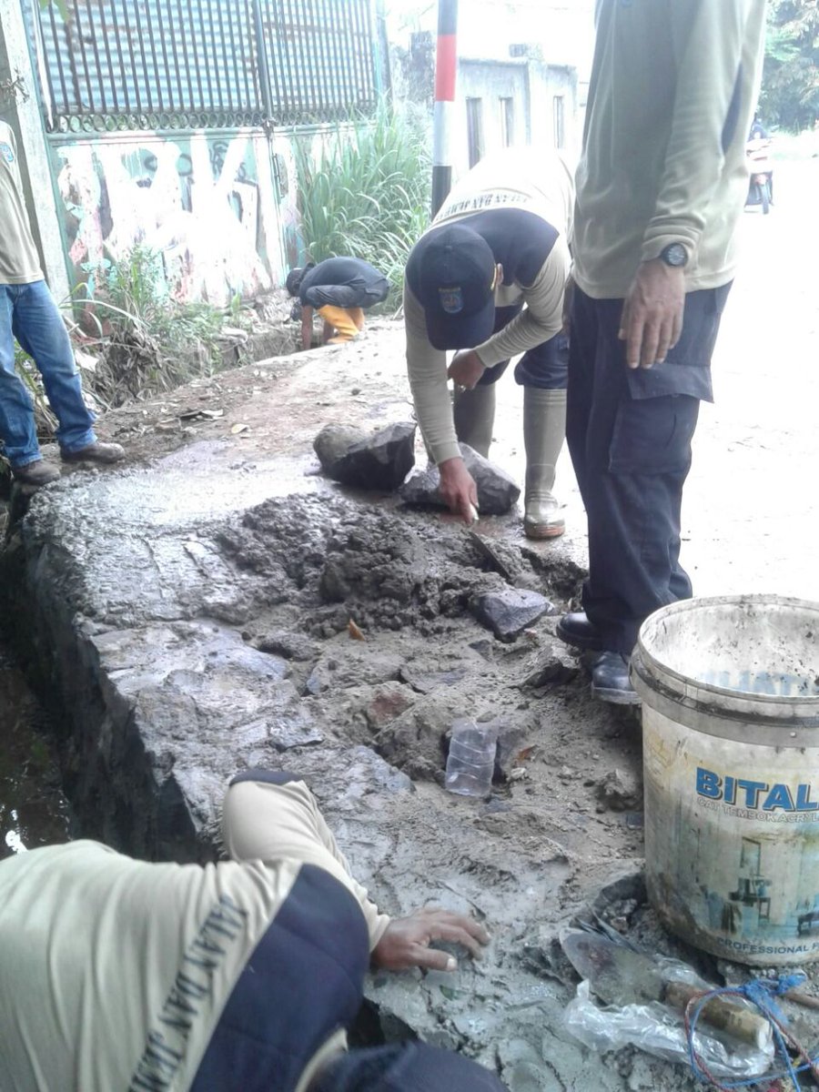 satgas jalan dan jembatan depok tweet media
