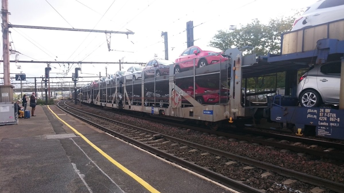 376b78fc7223's tweet photo. C'est qui qui passe à Saint Pierre avec une cargaison d'Opel? #TeamFRET https://t.co/OypWdLeugD