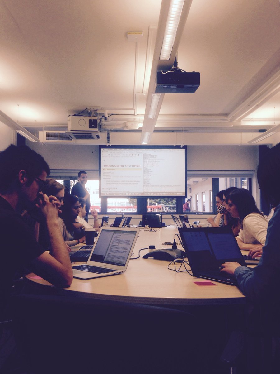 RR_Oxford's tweet image. @swcarpentry workshop day 1 begins! #reproducibleresearch starting with #unixshell 🐚 #RROxford