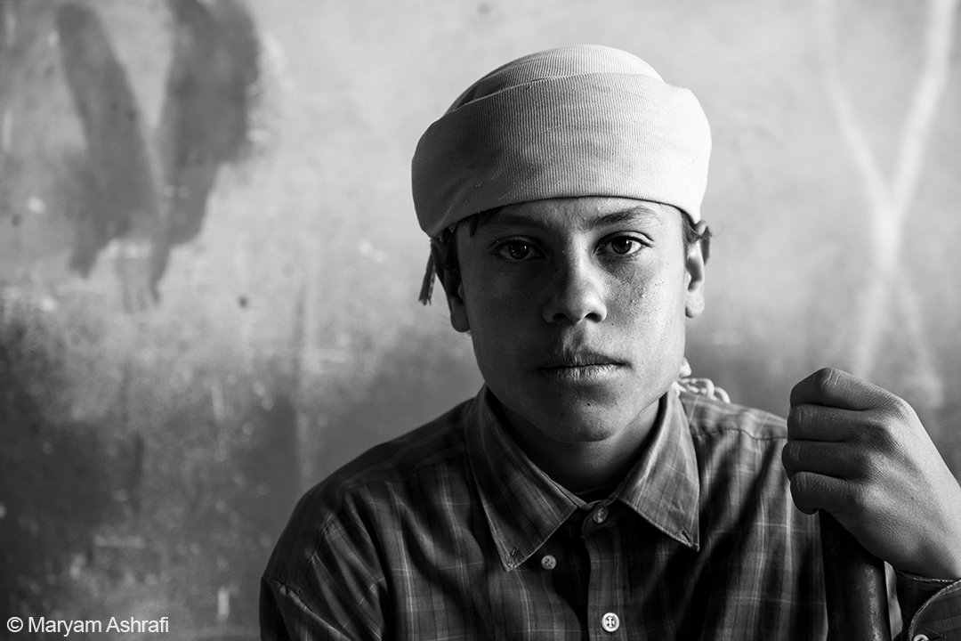 #Childrenofwar #137
#Kobane canton, May 2017
 #Rojava #Syria  #hand #portrait #boy #work #child #SIS #unicef #conflictreporting