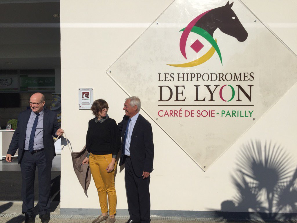 Fedeeleveurs's tweet photo. Inauguration du label #equures @hippodromelyonparilly #DeveloppementDurable #coursesvertes https://t.co/ZgWyogyo1l