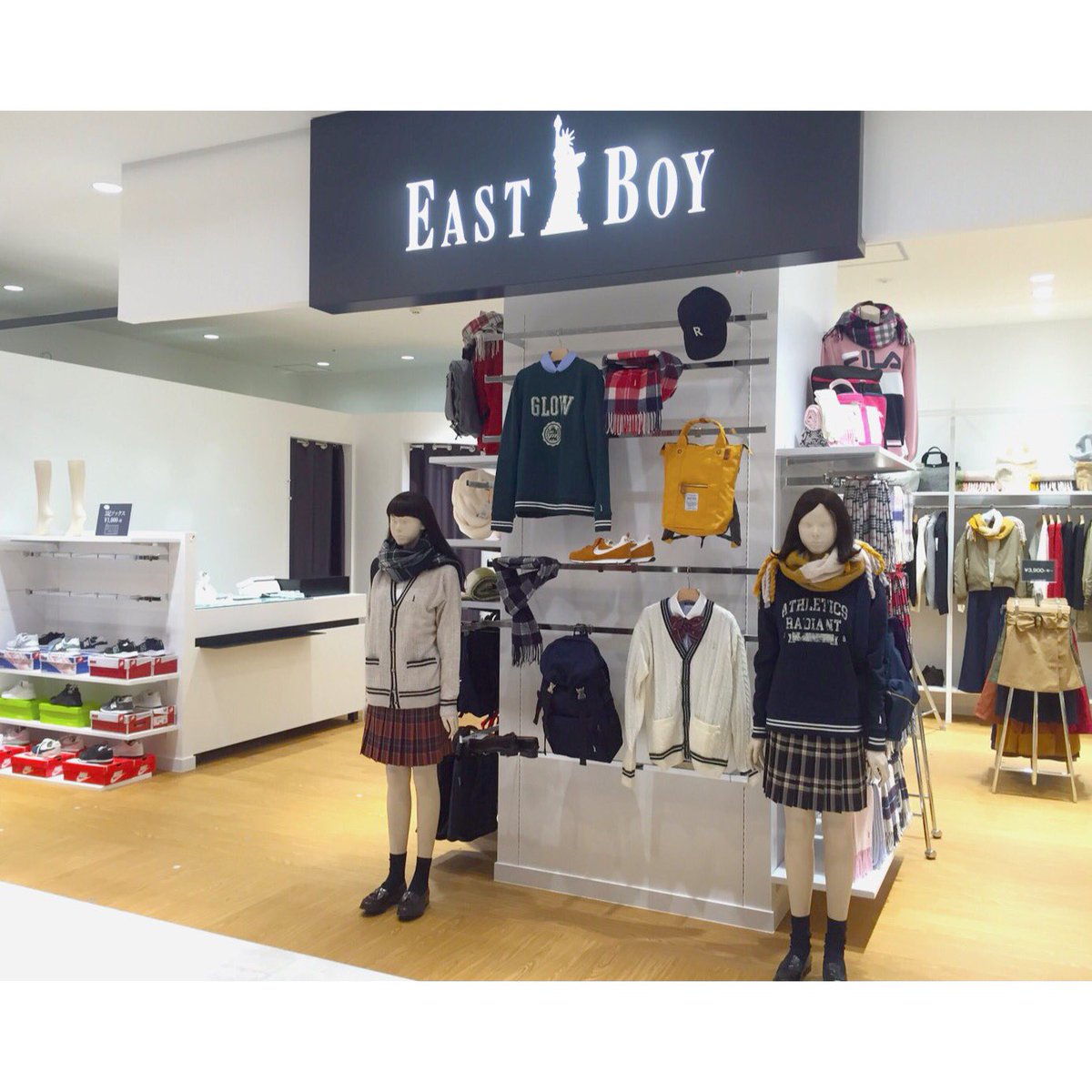 イーストボーイ公式 Pa Twitter New Open イーストボーイ高崎オーパ店 10 13 金 15 日 の3日間 8 000円 税抜 以上お買い上げで オリジナルランチボックス をプレゼント 数量限定 さらに 抽選会も開催いたします ぜひお店に遊びにきてね