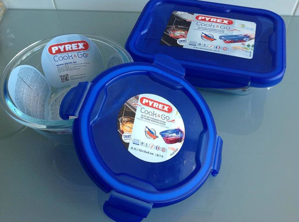 comoju's tweet photo. Buen día para experimentar con alguna receta para #RetoPyrex con estos moldes Cook&Go. Feliz día https://t.co/PvgU3YyYl4
