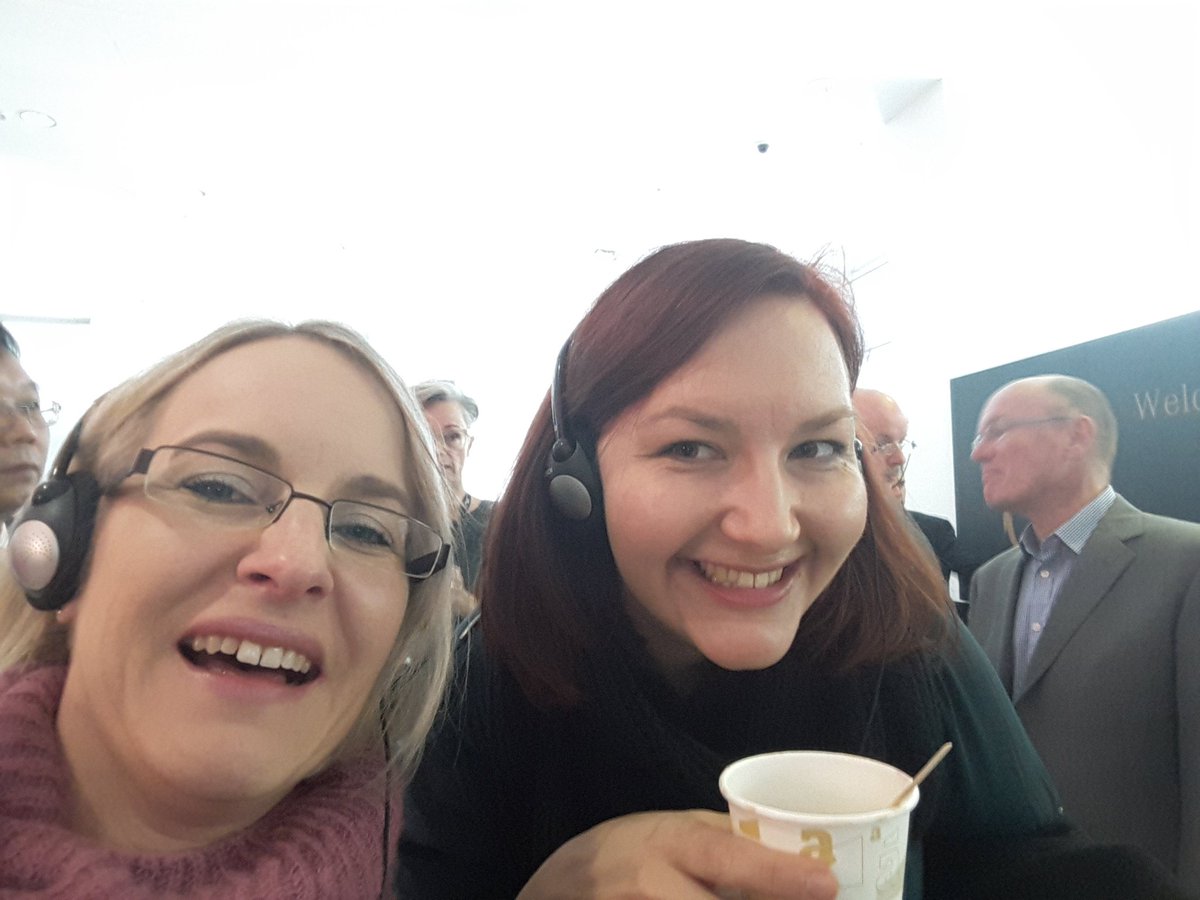 JulianeBenad's tweet photo. Mit Kopfhörern durch die Hallen #DigitalWalkabout mit @die_unica @steffenmeier #fbm17 https://t.co/WtSBOz3XUO
