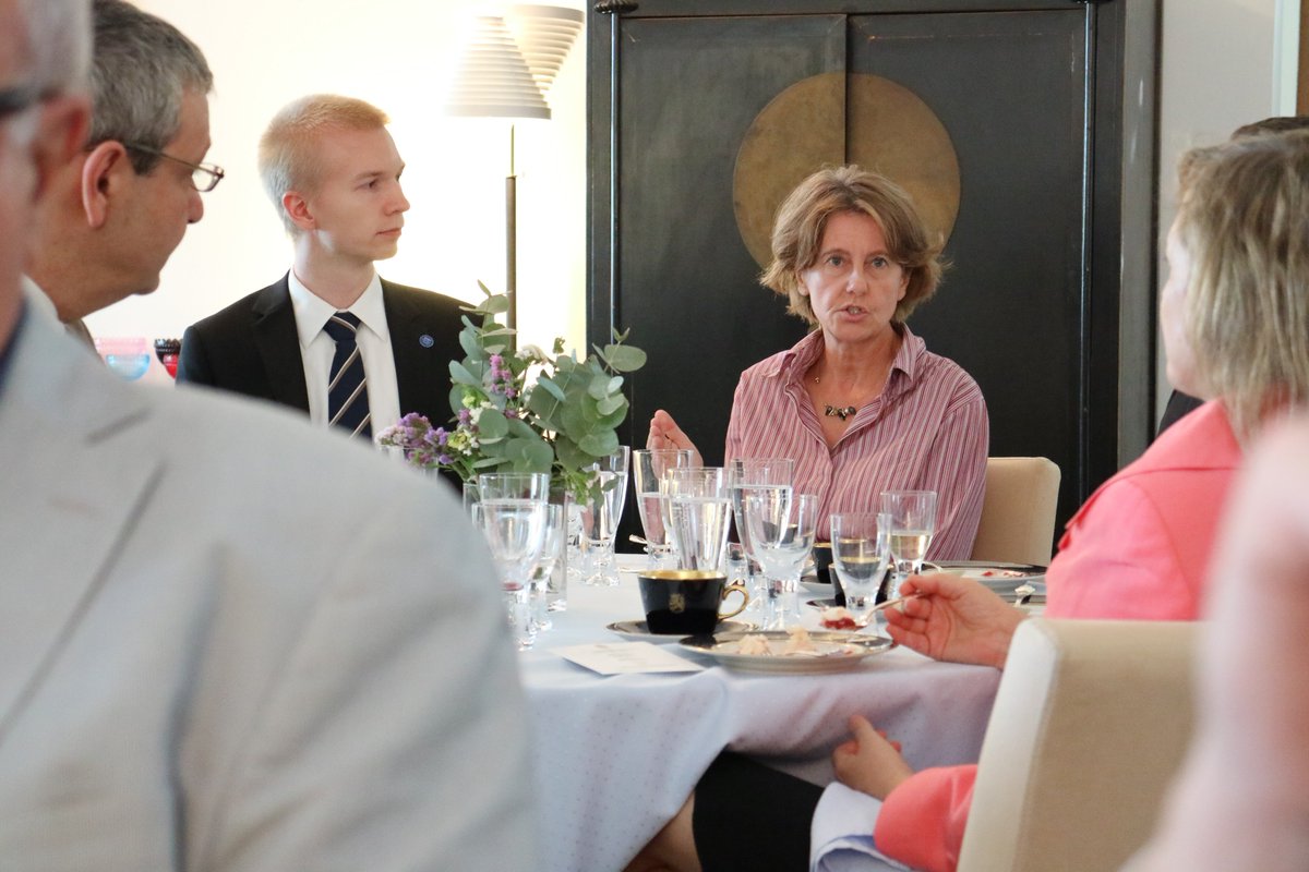 HWB_fi's tweet photo. This week we met with historians in #Athens at a lunch hosted by Ambassador @JuhaPyykko. https://t.co/L9as3B3xAX