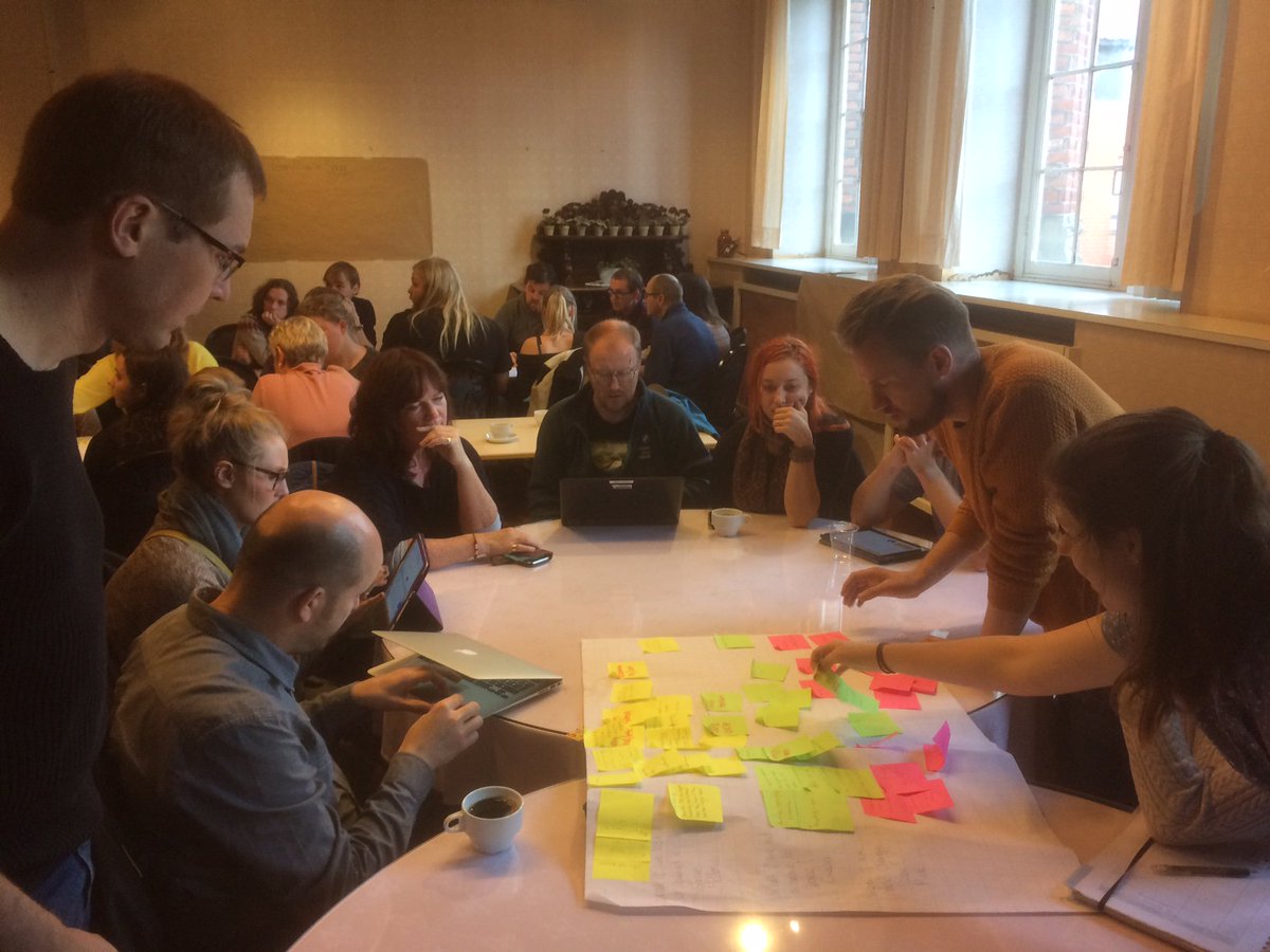 Brainstorming and working out STEAM lesson plans #dlabbruges #dlaberasmus #howest
