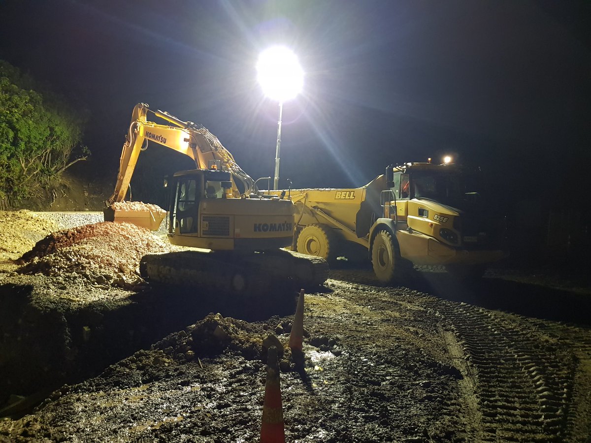 srustic's tweet photo. #mothernature doesn't stop night shift as we get #stuckin #earthworks by night in #kaikoura time for a cup of tea and #backintoit 😁😊😁 https://t.co/P3B4HkdIP0