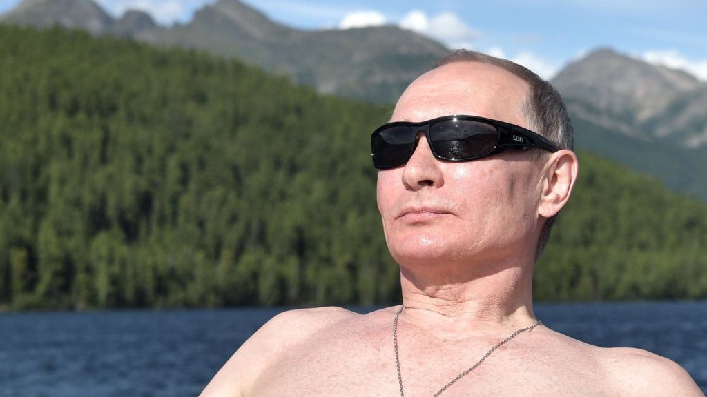 Message bots wish Vladimir Putin a happy birthday  