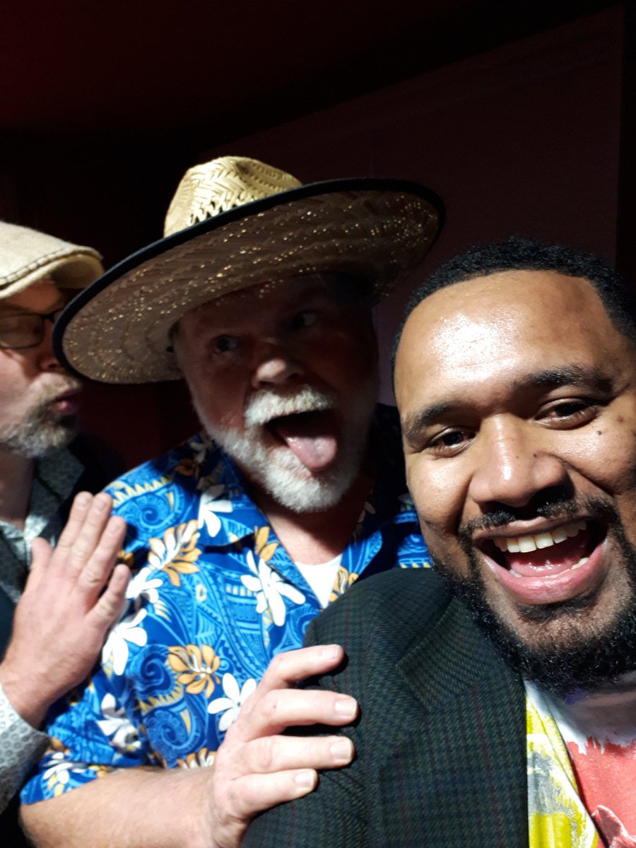 buadromor's tweet photo. #ulearn17 #ulearn2017 #chasingnick #BULAwaikato
SORRY CORE IM TAKING THIS OLD MAN TO THE FIJI ISLANDS https://t.co/zRA5Woe989